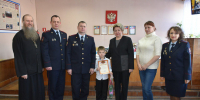 В Алатыре полицейские наградили победителей и призеров конкурса по профилактике мошенничества «Твоя безопасность!» - Газета Алатырские вести